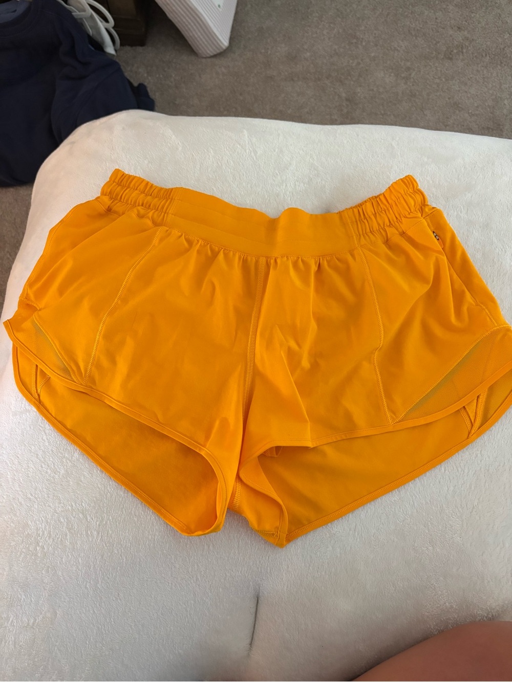 Low rise 2.5 hotty hot shorts in clementine